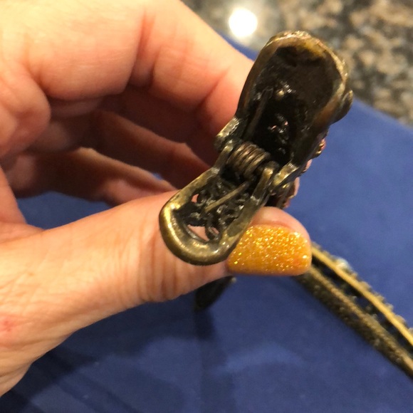 Unique Hair Clips with beautiful stones - Picture 3 of 5